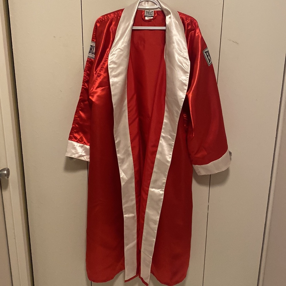Everlast Satin Boxing Robe - Picture 2 of 12